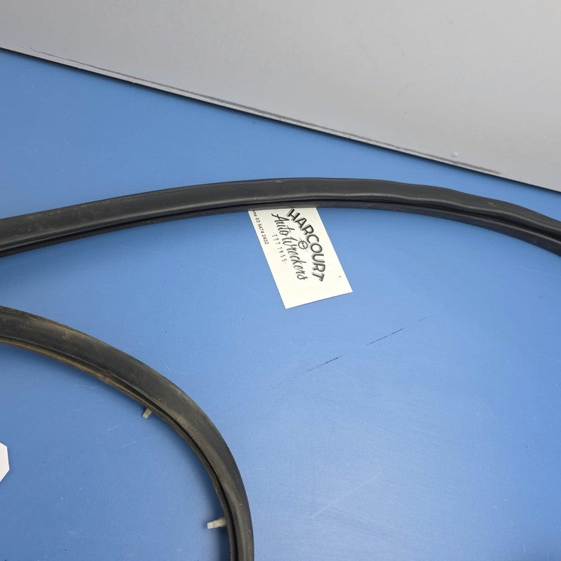 Front Right Door Seal Toyota Corolla AE112 10/1998-11/2001