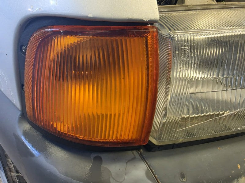 Indicator Right Hand Front Ford Courier PE 01/1999 2000 2001 10/2002
