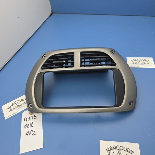 Radio Surround Center Dash Vent Panel Fits Toyota Rav 4 05/2000-05/200