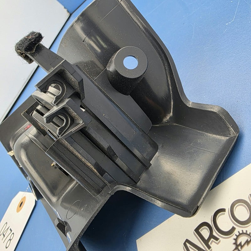 Toyota Corolla Fuel Door / Boot Release Switch AE101 09/1994-10/1999