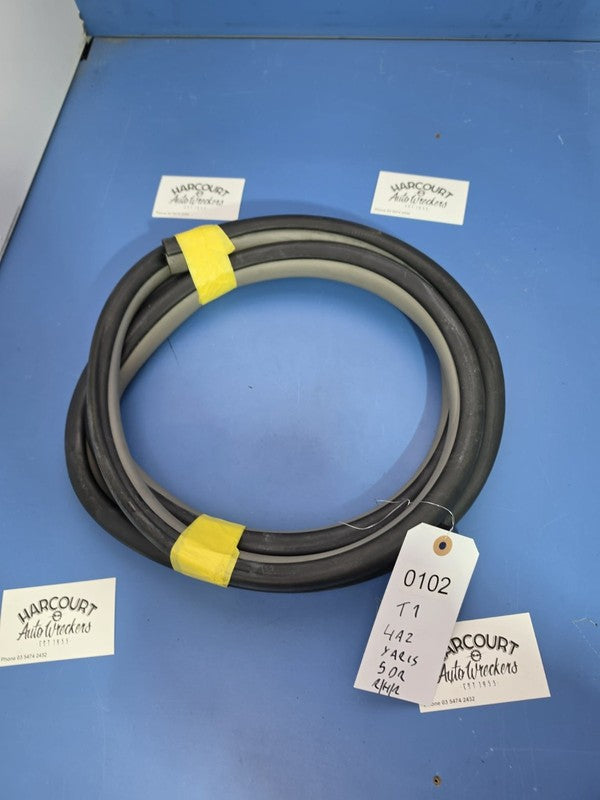 Toyota Yaris 2005-2011 3 Door Hatch Right Rear Door Seal Body Side