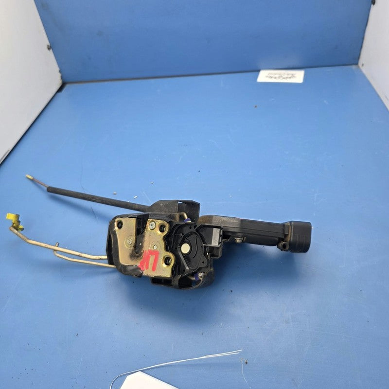 Front Left Door Lock Latch Mechanism Toyota Corolla AE112 10/1998-11/