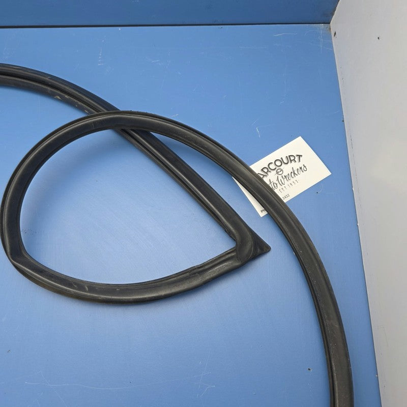 Front Right Door Seal Toyota Corolla AE112 10/1998-11/2001