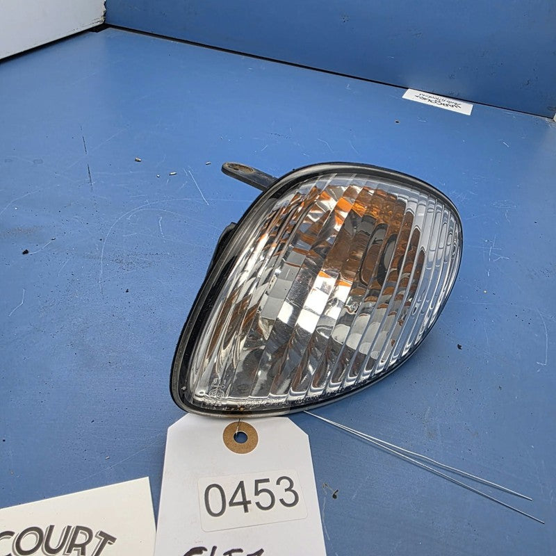 Front Corner Lamp Indicator Left Hand Suit Toyota Corolla AE112 10/199