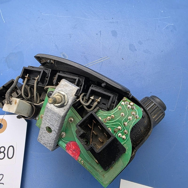 HOLDEN 1988-91 VN COMMODORE CALAIS GM LHS WIPER/TRIP COMPUTER/DIMMER D