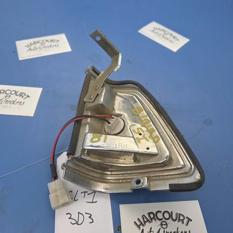 Datsun Bluebird 910 RH front indicator assembly Corner Lamp Aftermarke