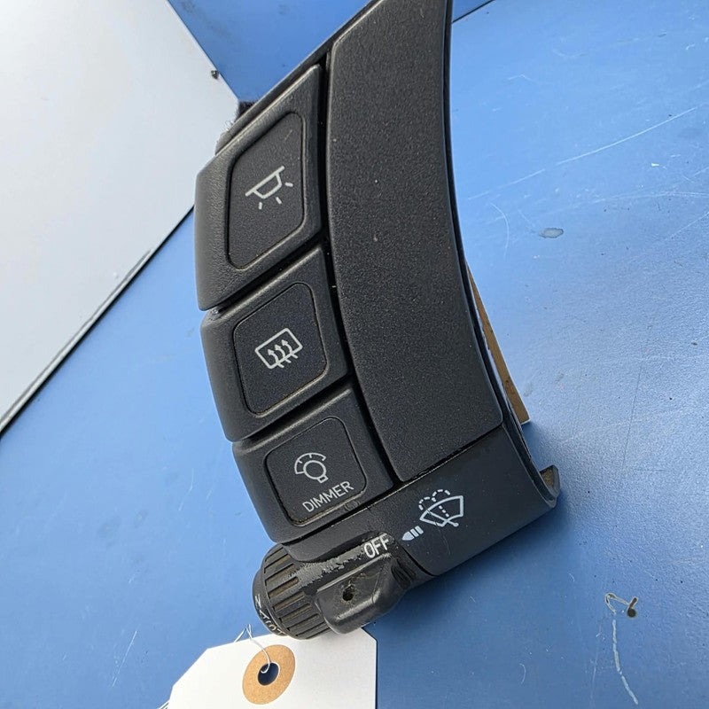 HOLDEN VN COMMODORE EXECUTIVE / S PACK SS BERLINA WIPER SWITCH