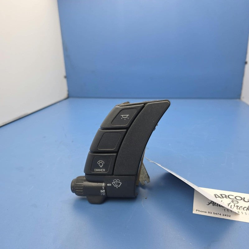 HOLDEN VN VG COMMODORE WIPER SWITCH NO DEMISTER BUTTON