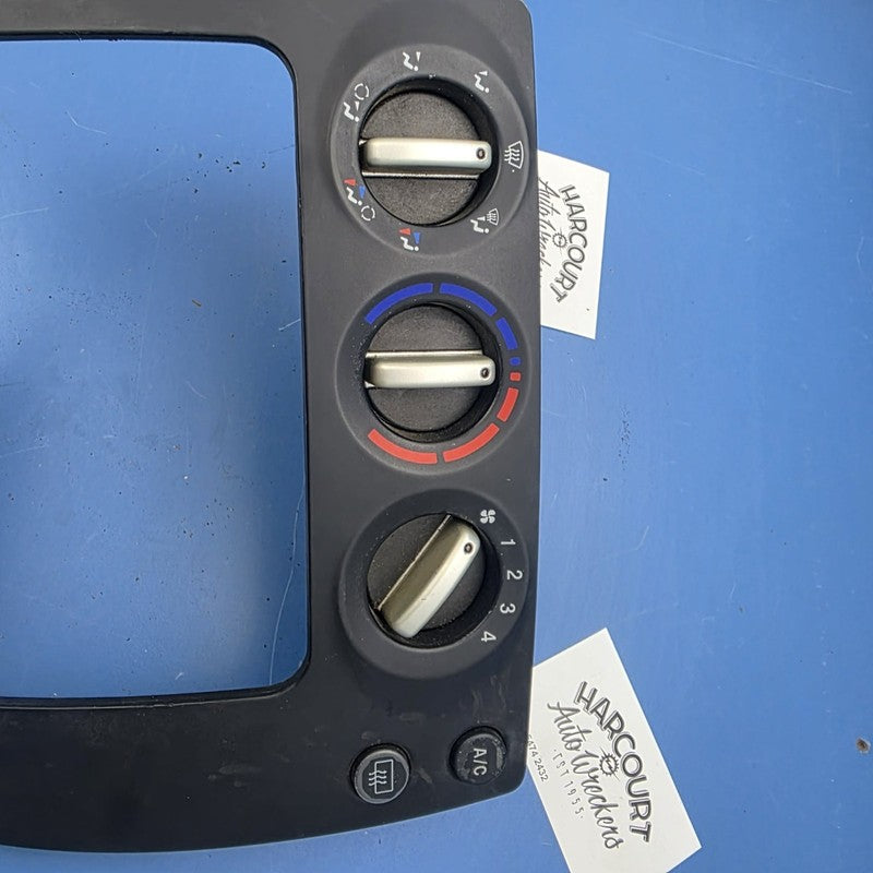 Ford AU FALCON XR6 XR8 Futura Series 2 Series 3 Heater Controls