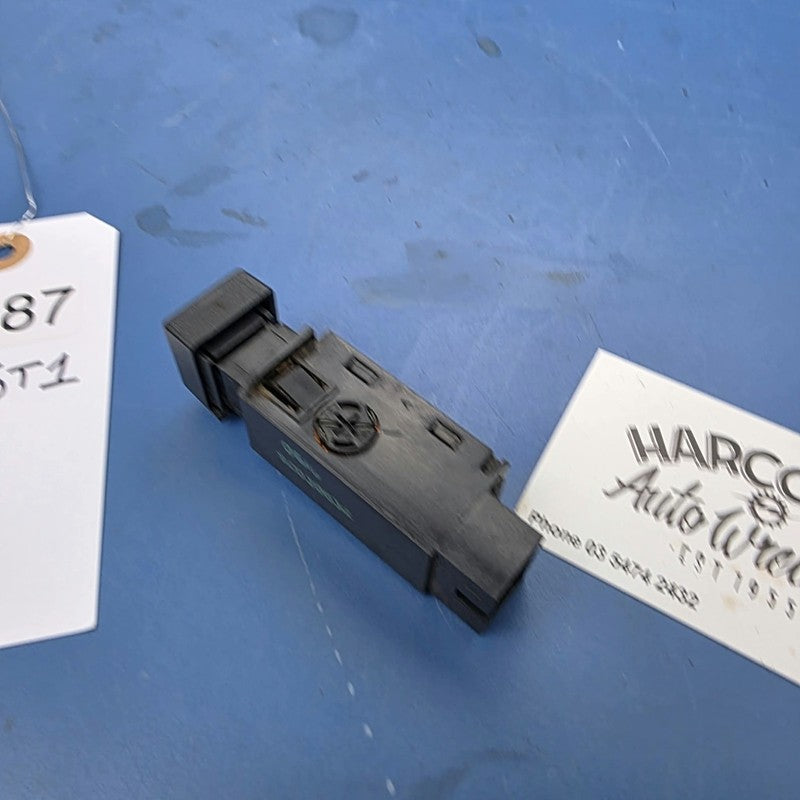 Genuine HOLDEN COMMODORE VN VP WAGON REAR WIPER WASHER SWITCH