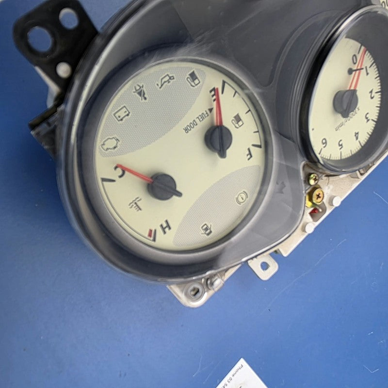 Dash/ Instrument Cluster 300*** Fits Manual Toyota Rav 4 05/2000-05/20