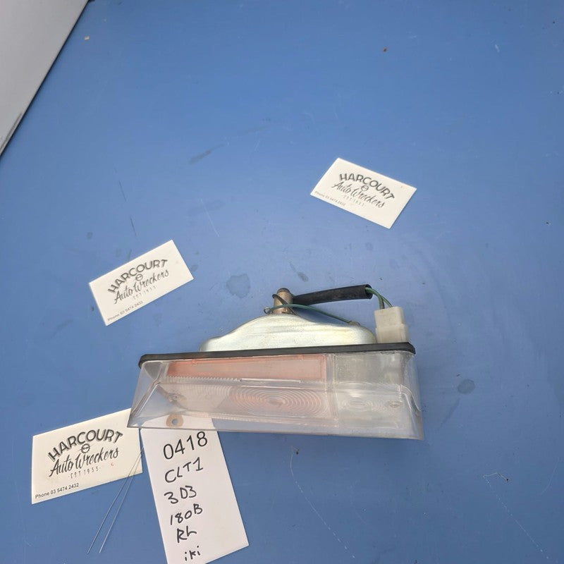 Front Indicator Corner Lamp Bar Lamp Park Light RH Suit Datsun 180B