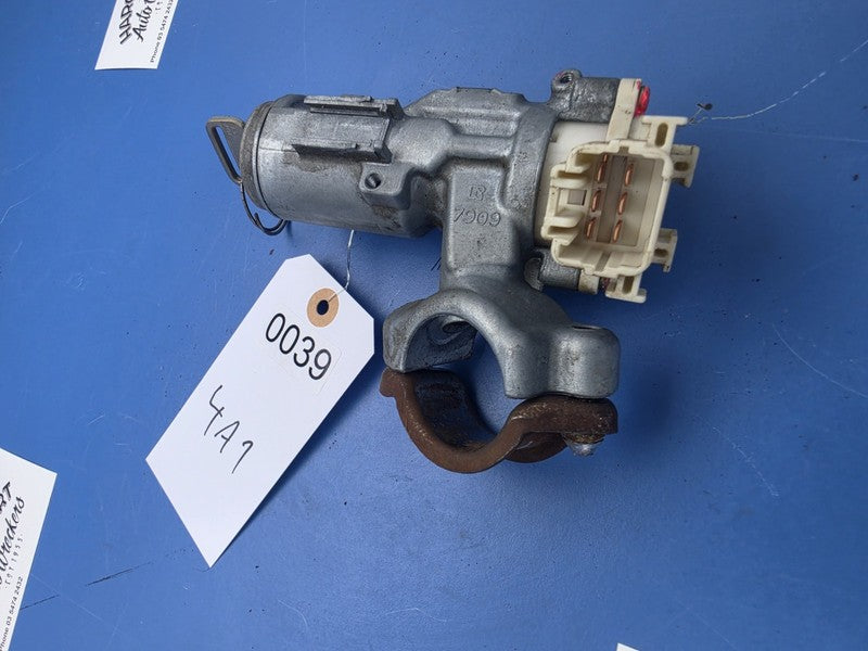 N70 Toyota Hilux 03/2005 - 08/2015 Ignition barrel, key, housing and s