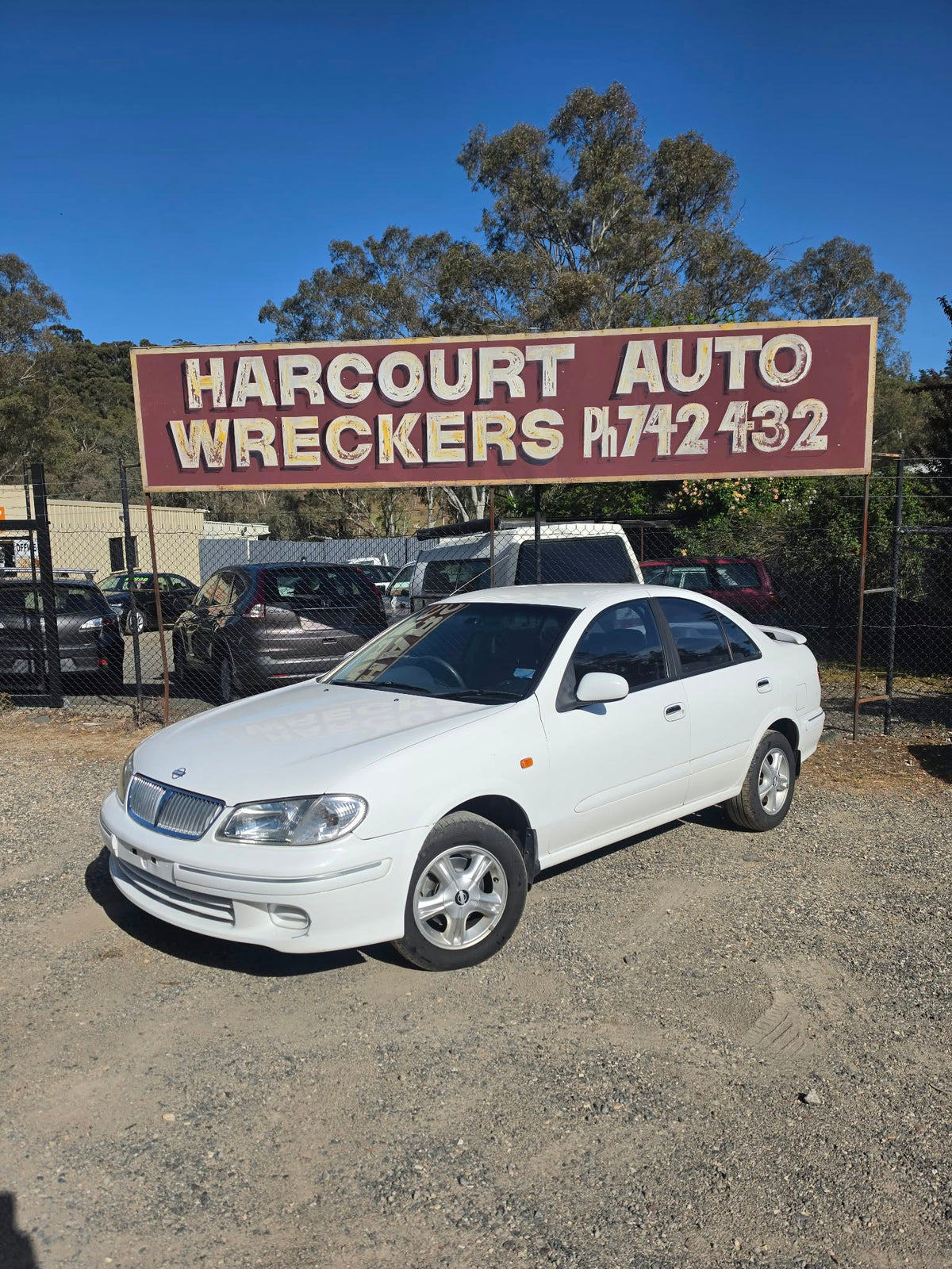 2002 Nissan Pulsar, photo 2 of 10