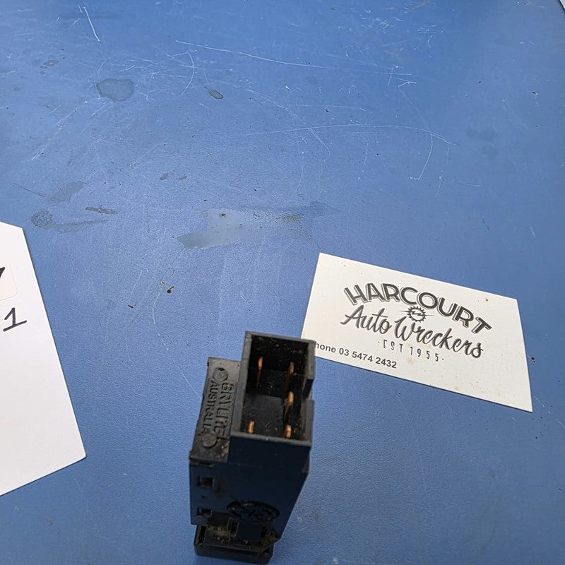 Genuine HOLDEN COMMODORE VN VP WAGON REAR WIPER WASHER SWITCH