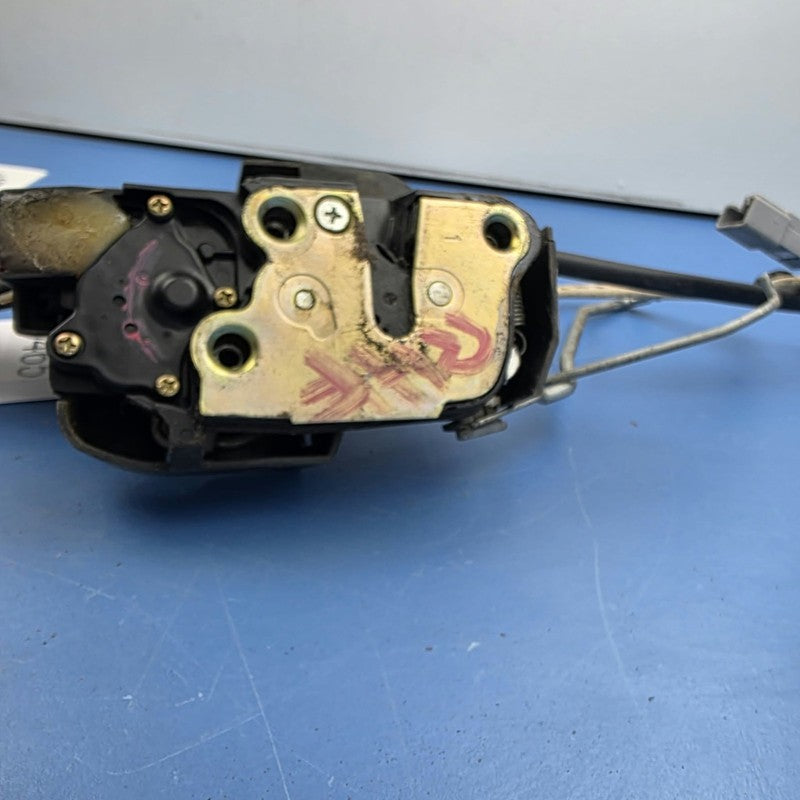 Front Right Door Lock  Latch Mechanism Toyota Corolla AE112 10/1998-11