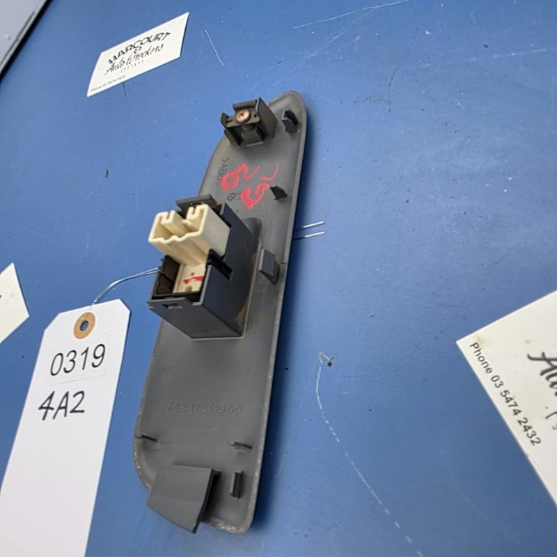 Window Switch Front Left Fits Toyota Rav 4 05/2000-10/2005 ACA20