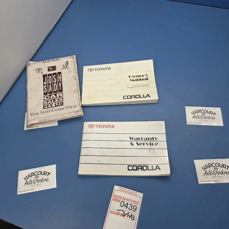Toyota Corolla Owners Manual Service Book AE112 10/1998-11/2001
