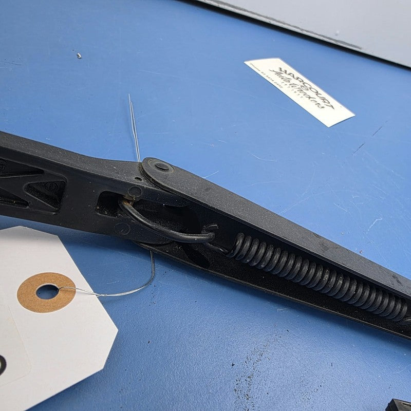 Front Driver Side Wiper Arm Suit Toyota Corolla AE112 10/1998-11/2001