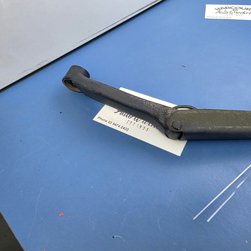Front Driver Side Wiper Arm Suit Toyota Corolla AE112 10/1998-11/2001