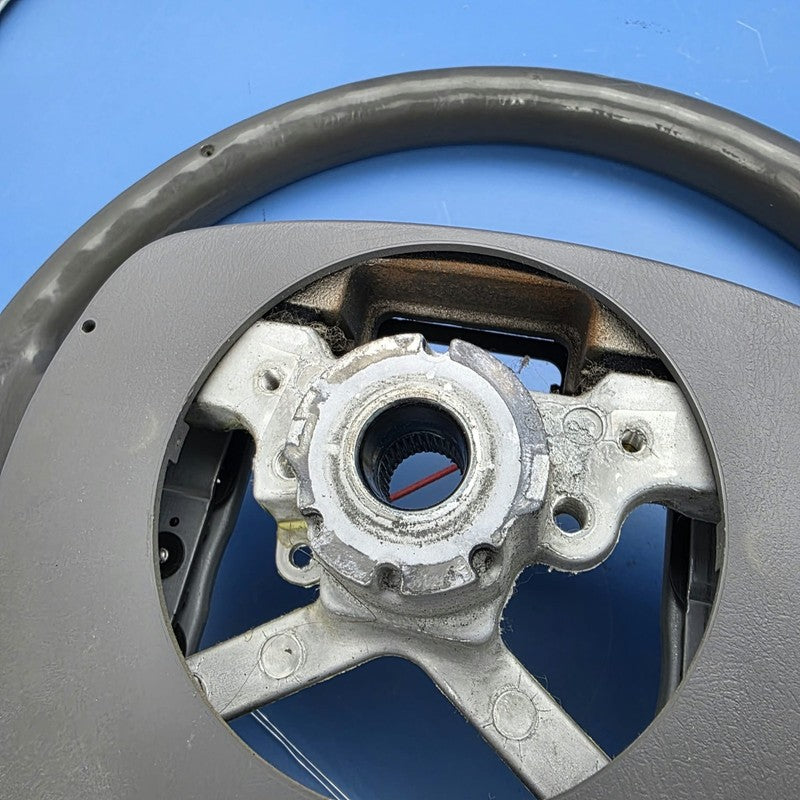 Toyota Corolla Steering Wheel AE112 10/1998-11/2001 Standard Roadworth
