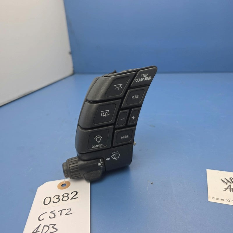 HOLDEN 1988-91 VN COMMODORE CALAIS GM LHS WIPER/TRIP COMPUTER/DIMMER D