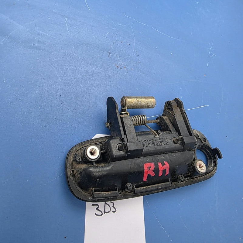 Right Hand Front Exterior Door Handle Suit Toyota Corolla AE112 10/199
