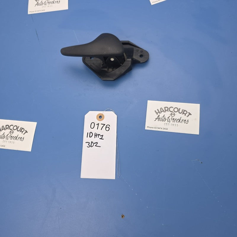 Ford AU FALCON XR6 XR8 FAIRMONT Right Front Inside Door Handle