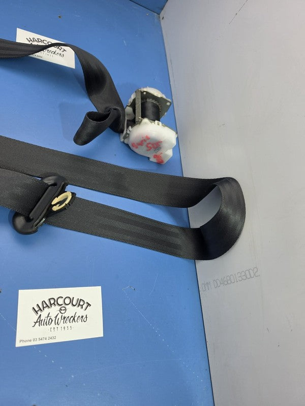 Toyota Yaris 2005-2011 Hatch 5 Door Right Rear Seat Belt Black