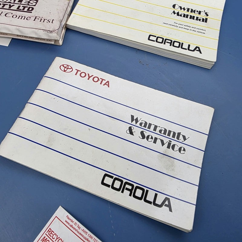 Toyota Corolla Owners Manual Service Book AE112 10/1998-11/2001