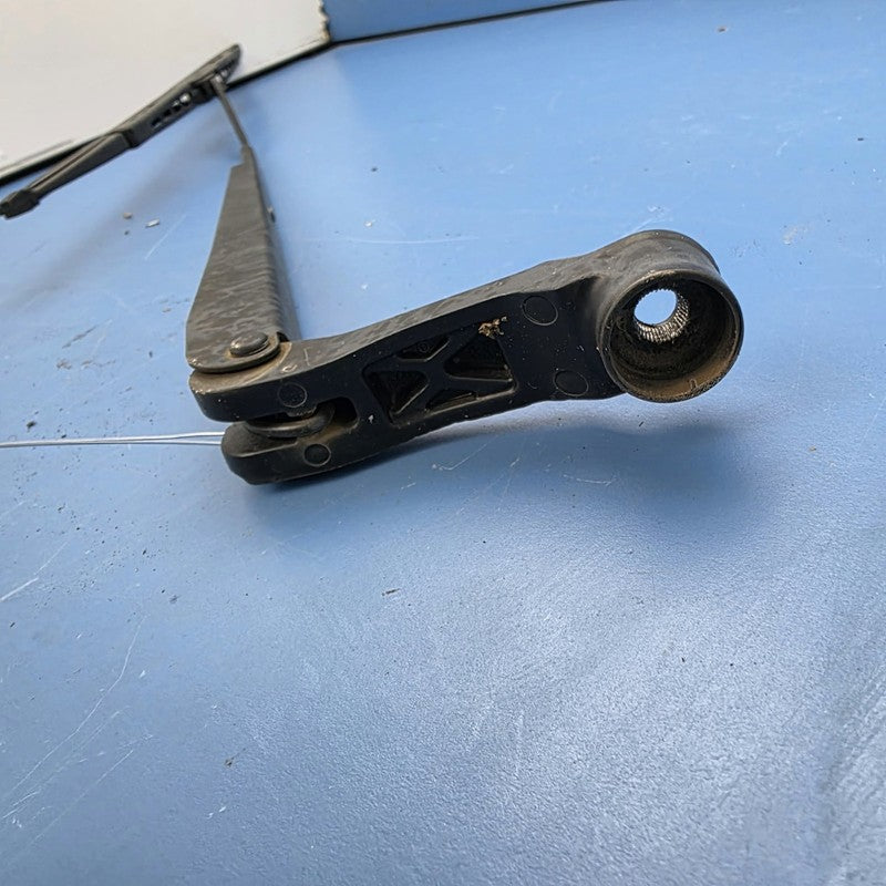 Front Passenger Side Wiper Arm Suit Toyota Corolla AE112 10/1998-11/20