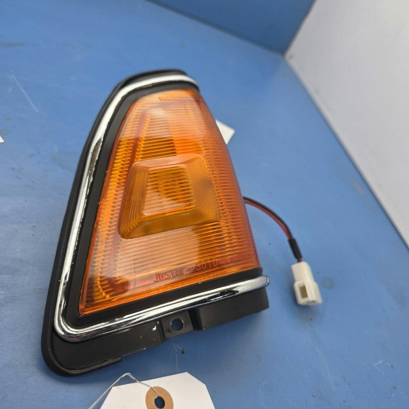 Datsun Bluebird 910 RH front indicator assembly Corner Lamp Aftermarke