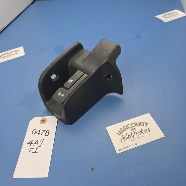 Toyota Corolla Fuel Door / Boot Release Switch AE101 09/1994-10/1999