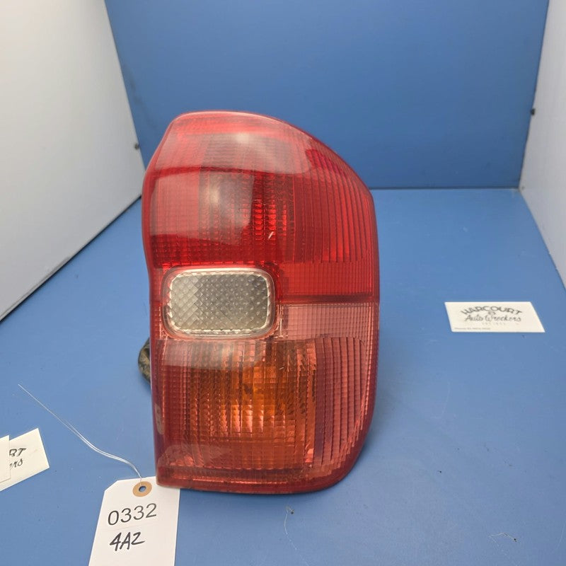 Tail Lamp Right Hand Fits Toyota Rav 4 05/2000-10/2005 ACA20