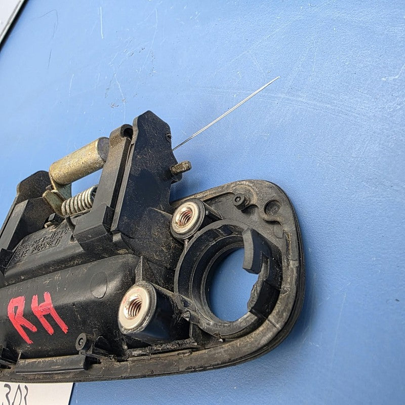 Right Hand Front Exterior Door Handle Suit Toyota Corolla AE112 10/199