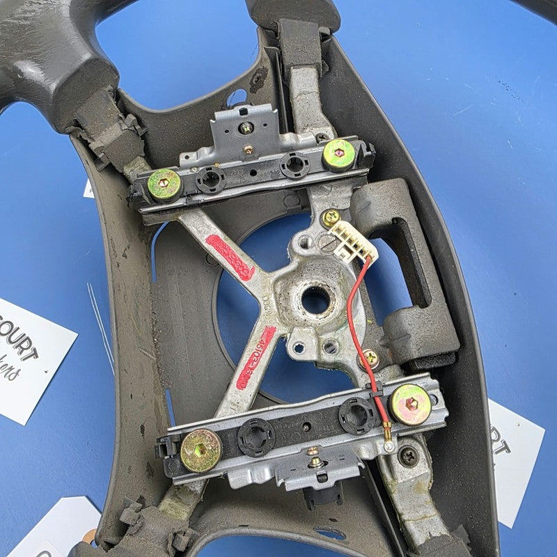 Toyota Corolla Steering Wheel AE112 10/1998-11/2001 Standard Roadworth