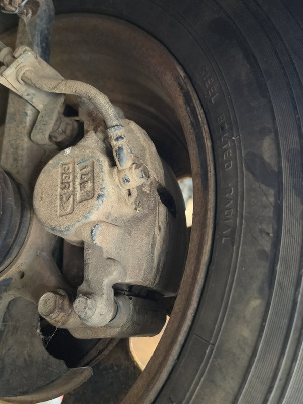 Right Front Brake Caliper Single Piston 4X4 Ford Courier Mazda Bravo 0
