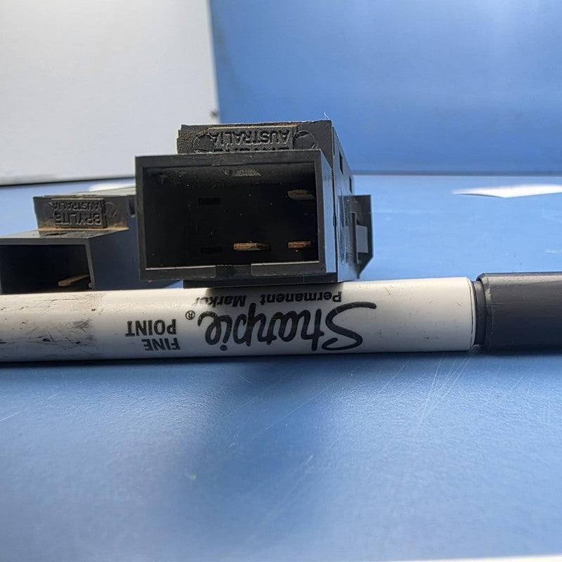 Ford Falcon XF Wagon Futura Fairmont Fairlane Rear Windscreen Wiper Sw