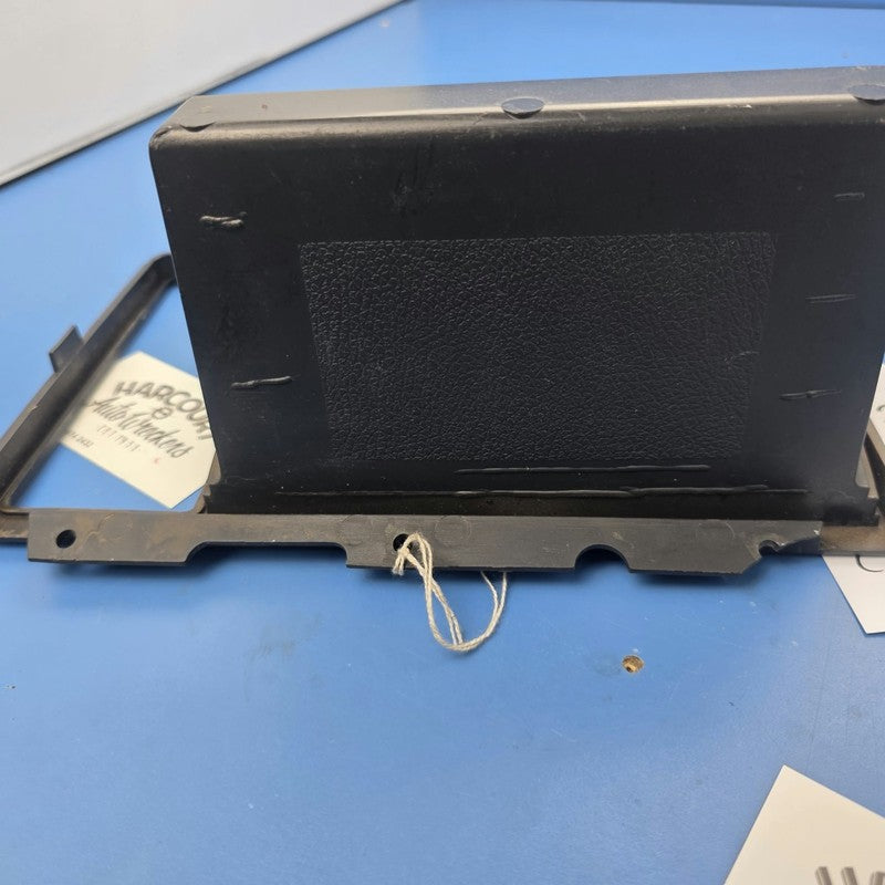 HOLDEN COMMODORE VN/VP/VR/VS COMMODORE RADIO SURROUND FACIA TRIM