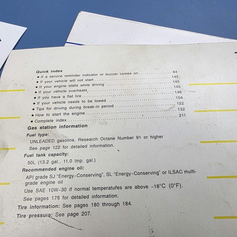 Toyota Corolla Owners Manual Service Book AE112 10/1998-11/2001