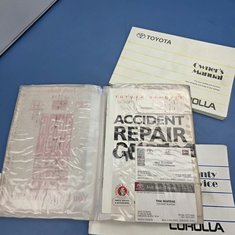 Toyota Corolla Owners Manual Service Book AE112 10/1998-11/2001