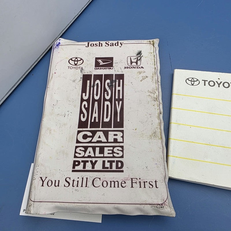Toyota Corolla Owners Manual Service Book AE112 10/1998-11/2001