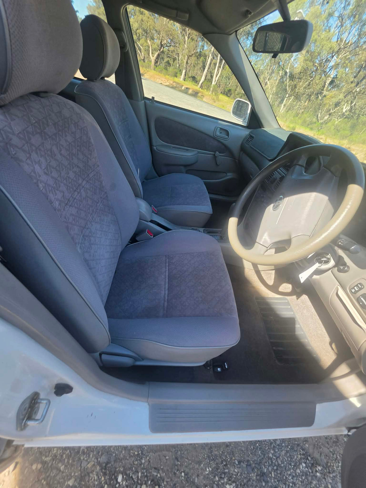 2001 Toyota Corolla, photo 1 of 10