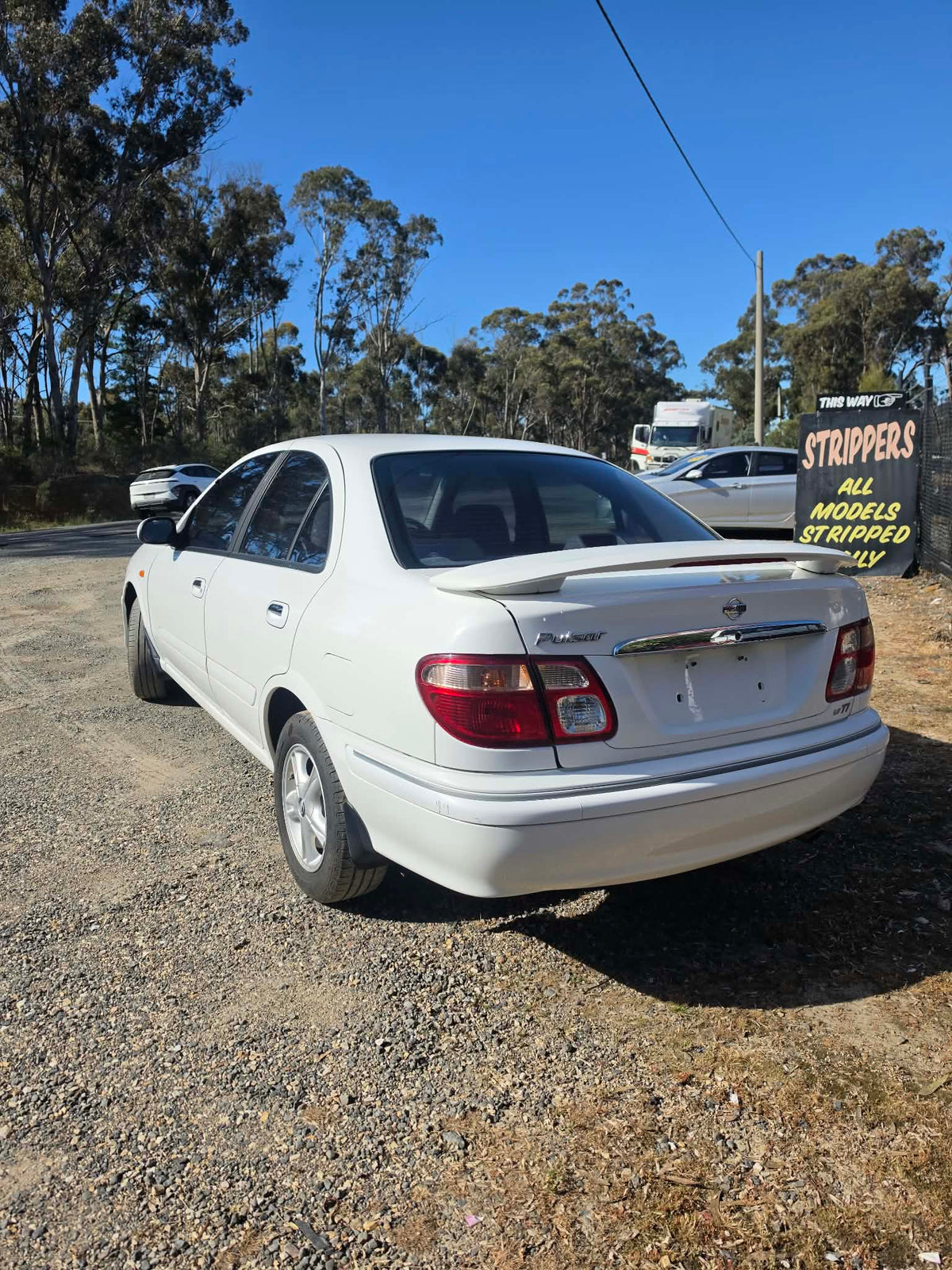 2002 Nissan Pulsar, photo 5 of 10