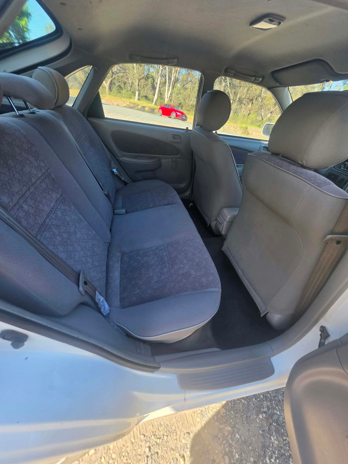 2001 Toyota Corolla, photo 2 of 10