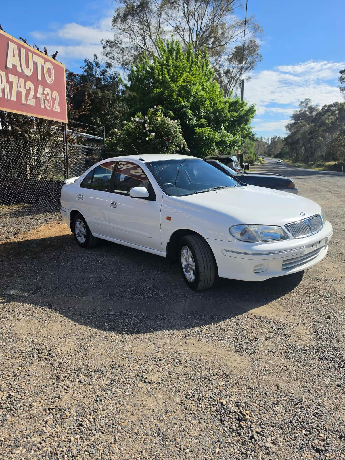 2002 Nissan Pulsar, photo 7 of 10