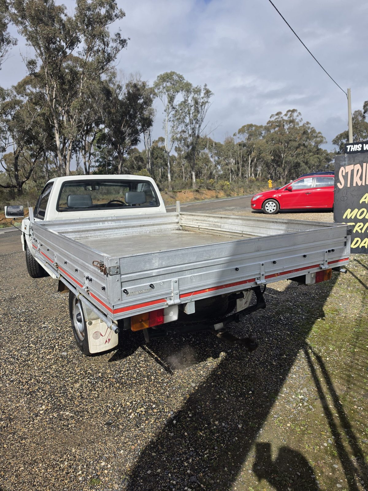 1995 Toyota Hilux tray, photo 5 of 8