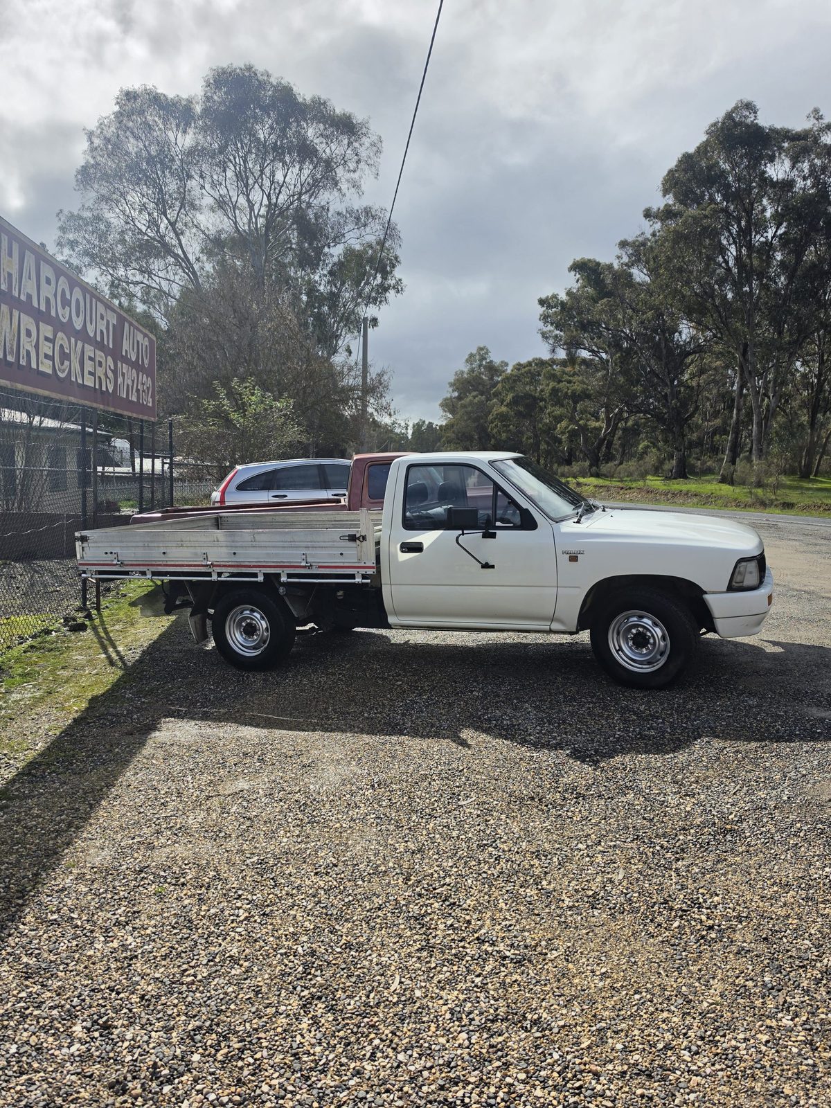 1995 Toyota Hilux tray, photo 6 of 8