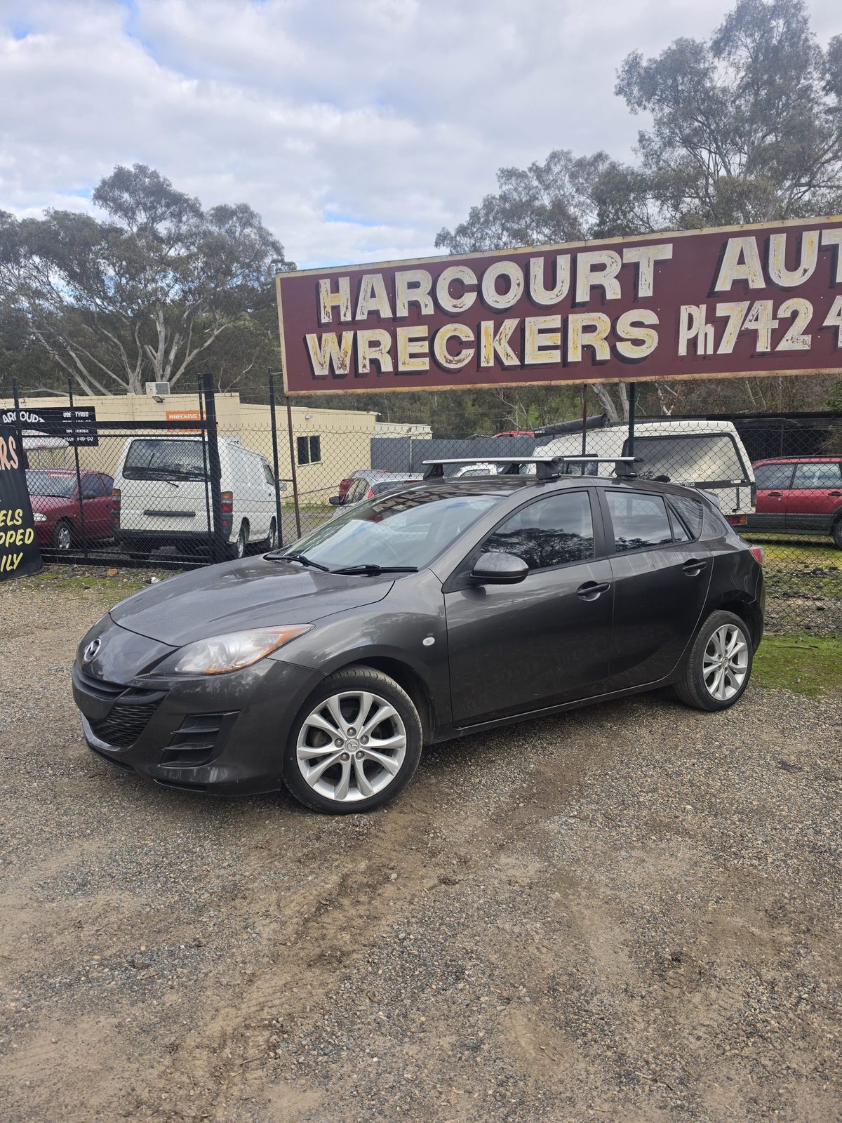 2010 Mazda 3 Hatch, photo 2 of 10