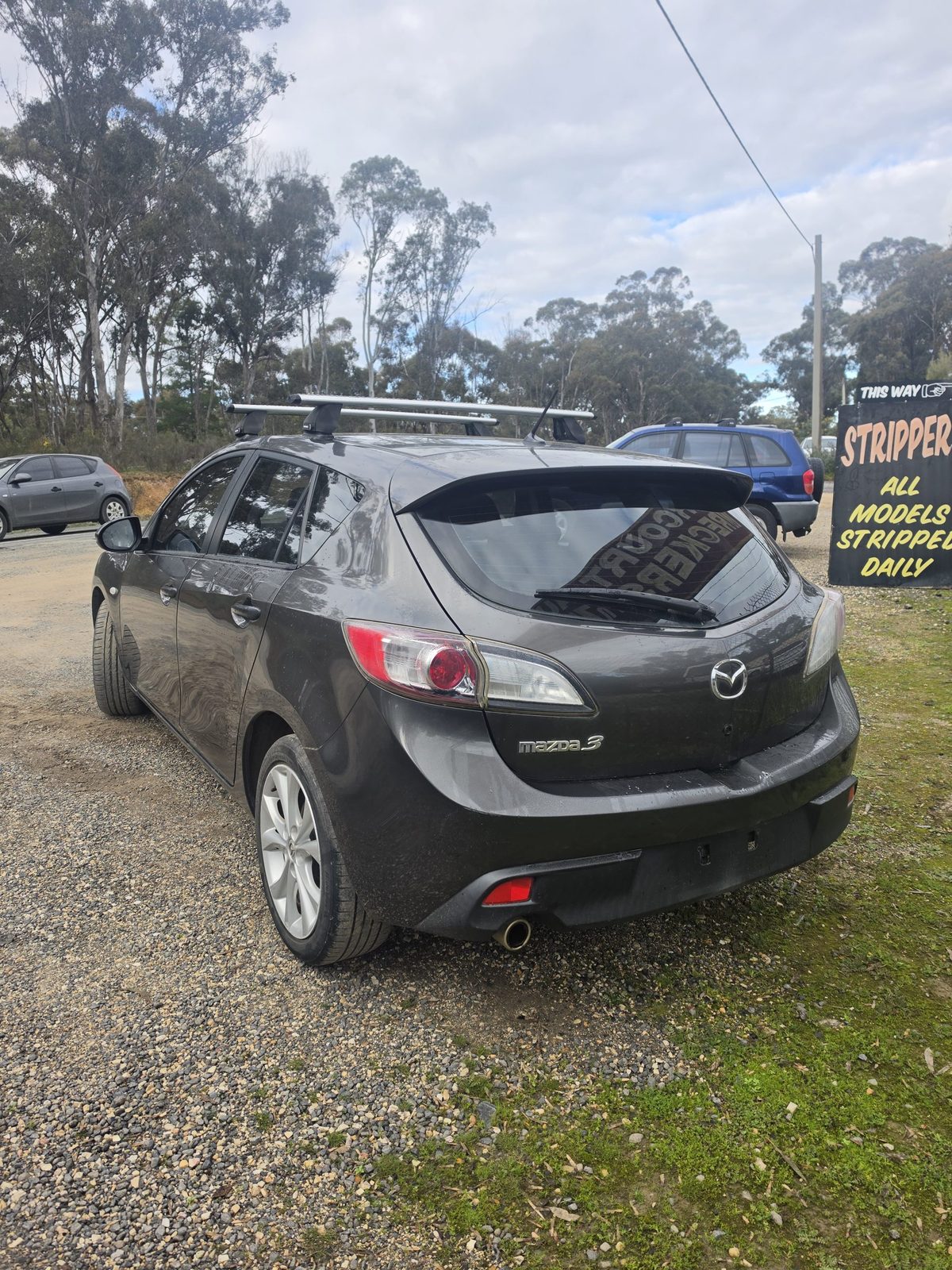 2010 Mazda 3 Hatch, photo 5 of 10